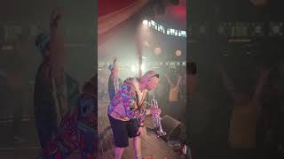Gimme Your Number - Emma Lea live performance at Northside Festival, featuring band.
C@ In The H@ / Emma Lea / Angie Brown - Gimme Your Number Gimme Your Number - Emma Lea live performance at Northside Festival, featuring band.