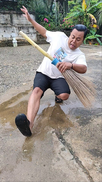 The floor is slippery #shorts #funny #lol #comedy #woodscraft #subscribe