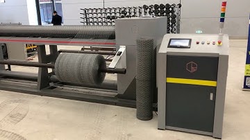 Automatic straight and reverse hexagonal wire mesh weaving machine