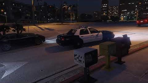 LAPD Responding Code 3 Crown Victoria