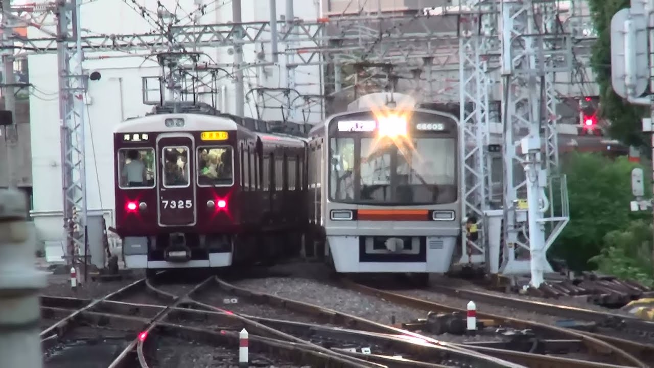 次々と電車が来る阪急淡路駅の夕方ラッシュ時の光景
