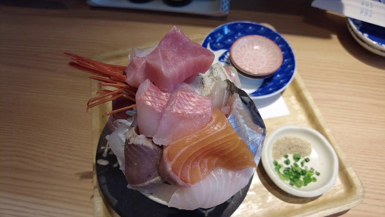 Fabulous Seafood Bowls At Shihachi Sengyo ten In Sapporo Fabulous Seafood Bowls At Shihachi Sengyo ten In Sapporo