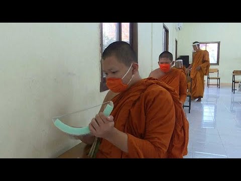 Βίντεο: Τι κάνουν οι Βουδιστές με τα νεκρά σώματά τους;