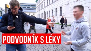 Podvodník s léky v centru Prahy w/@Mikyrovauzasnapoutinternetem