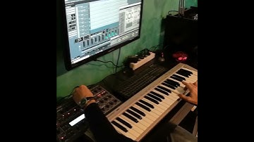 techno trance con virus ti2 (marco mariotti)