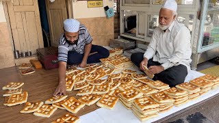 174 Years Old Square Shaped Naan of Hyderabad | Street Food