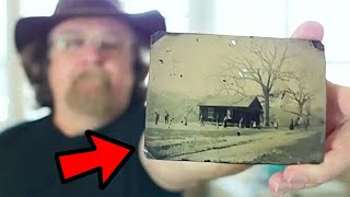 Man Buys $2 Photo in an Antique Shop, Zooms In & Gets The Shock of His Life