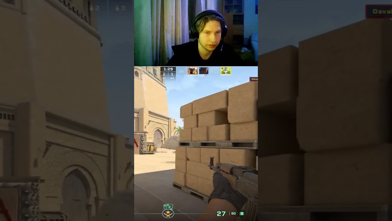 У челов шлемы с магнитами 