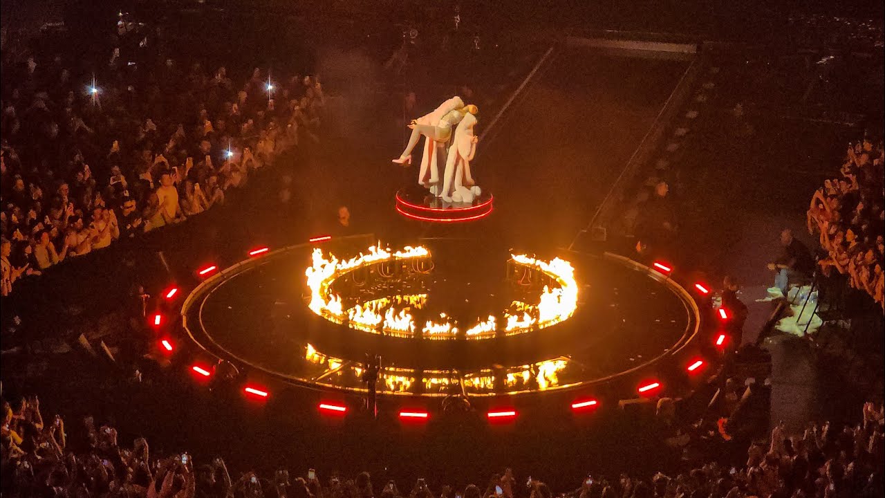 Dua Lipa – Love Again (Live) | Madison Square Garden, New York – Radical Optimism Tour 2025