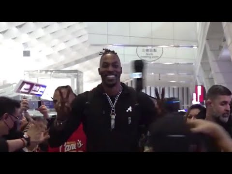 Dwight Howard Arrives in Taiwan to Hero’s Welcome