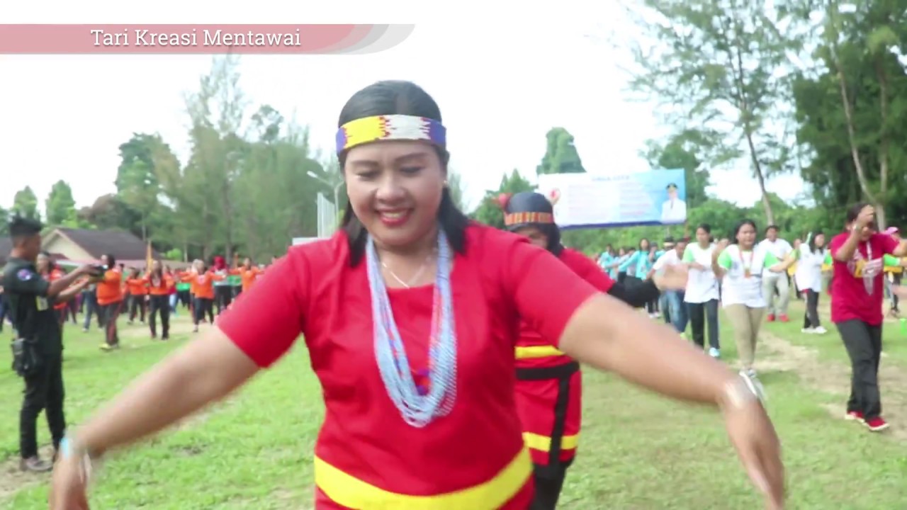 TARI KREASI MENTAWAI DALAM RANGKA HUT KABUPATEN KEPULAUAN MENTAWAI YANG KE 19 TAHUN