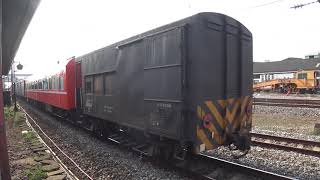 176次自強號與7201次貨物列車在斗南車站交會 20201214