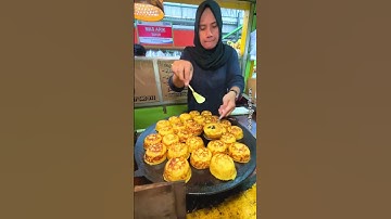 Thumbnail of KUE LUMPUR KENTANG WOLAK WALIK ANTRI SAMPE 2 JAM BUSET DAH #malangkuliner #food #kuliner #kuelumpur