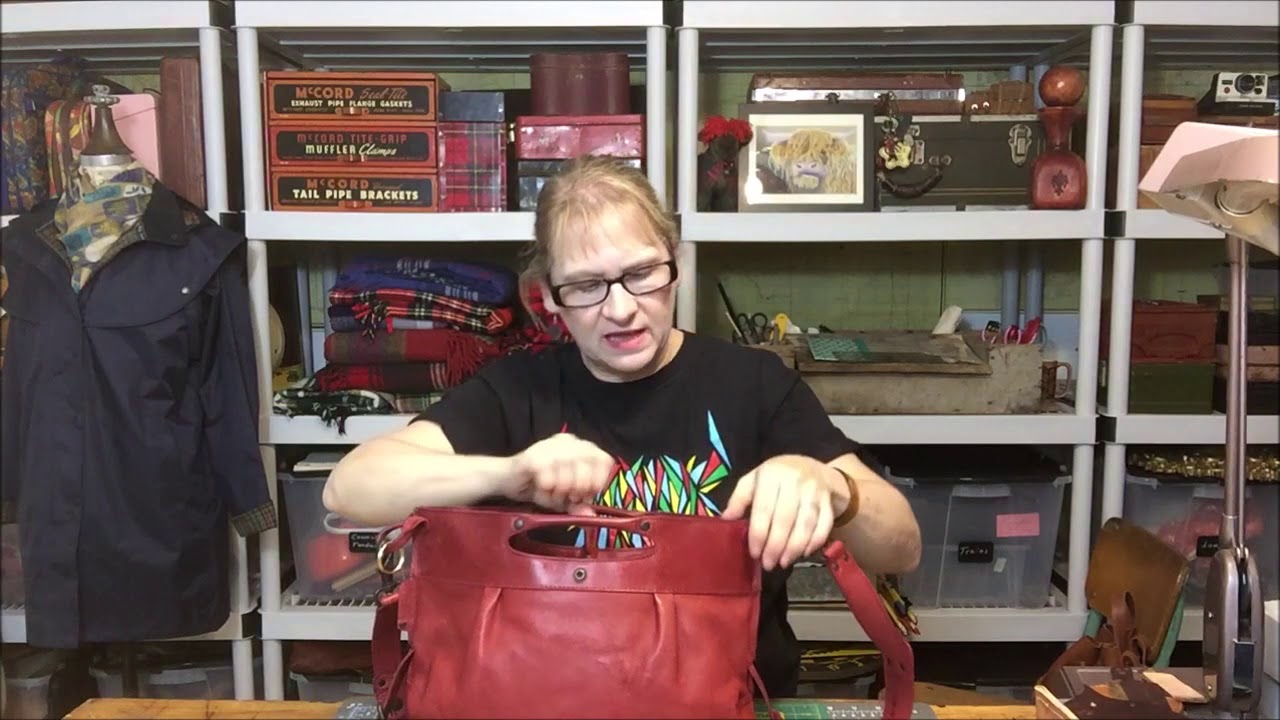 Aunts and Uncles Leather Purse Bag review Mrs. Muffin Maastricht Holland  Travel Finds - YouTube