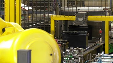 KÖHL: Robotized battery palletizing