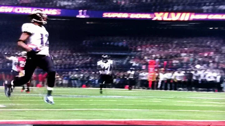 Ray Lewis touches Jacoby Jones