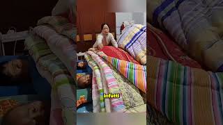 Questi nonni si coprono con 16 coperte per dormire 😱