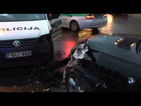 Video: Kaip elgtis po automobilio avarijos (su nuotraukomis)