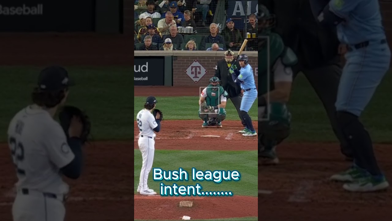 Mariners pitcher intentionally throws at Blue Jays George Springer ?