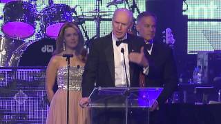Famous David Foster Foundation honours Dr. Bill Wall for transplant work Profile