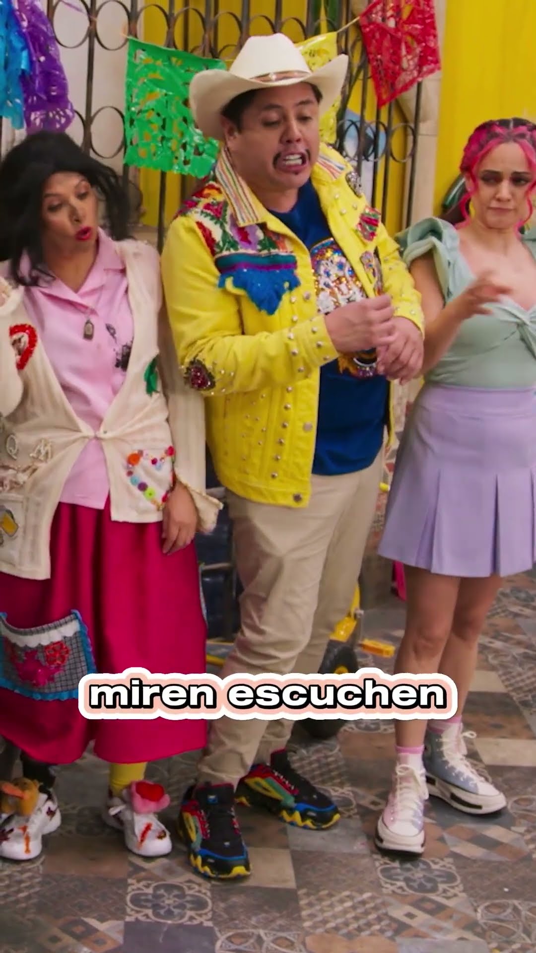 A Xiomara le urge un bañito ? #BolaDeLocos #comedia #humor