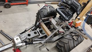 : Swivel Seat, Hydraulic Cylinder Mounts & Stuff - 6x6 Forwarder Ep.10