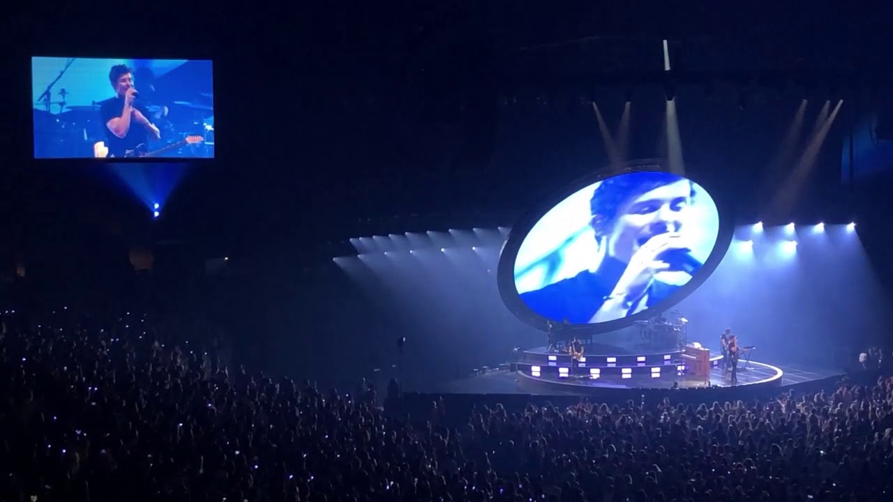 Shawn Mendes - Treat You Better (Shawn Mendes Tour Live @ The Staples