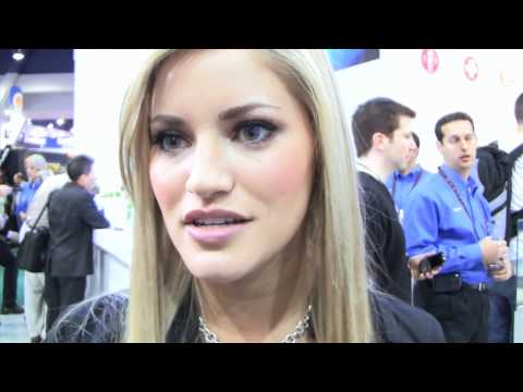 Saying YO HI to iJustine at CES 2011!!!!!! (hugs w...