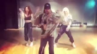 LISA DANCING TO "The Man" By AVRIL LAVIGNE, JENNIE and KIM PETRAS