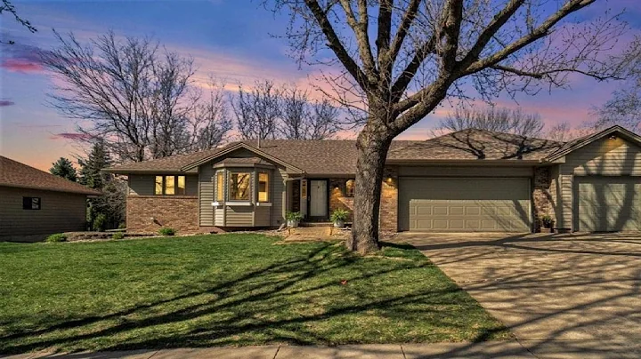 3521 S Marson Manor Cir, Sioux Falls, SD Presented by Dave Mettler Real Estate Team.