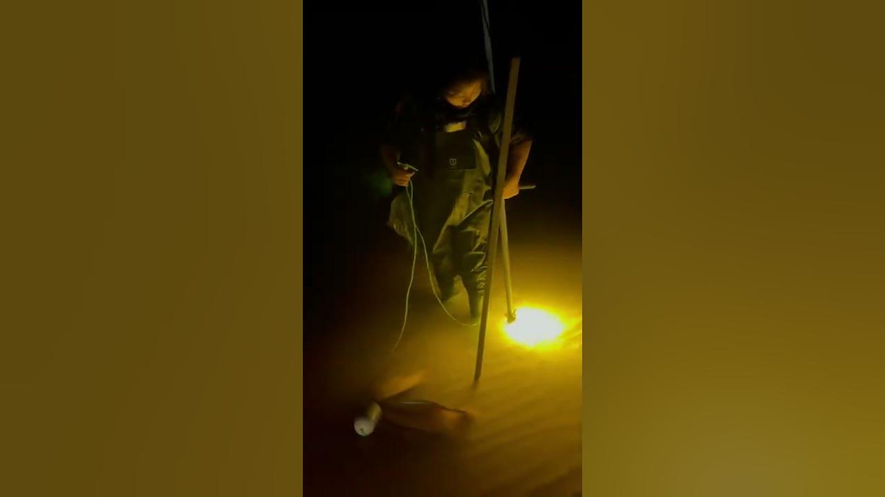 Teaching a 10yr old flounder gigging Mississippi gulf coast. YouTube