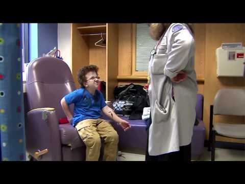 Video: Keenan Cahill netto waarde: Wiki, Getroud, Familie, Trou, Salaris, Broers en susters