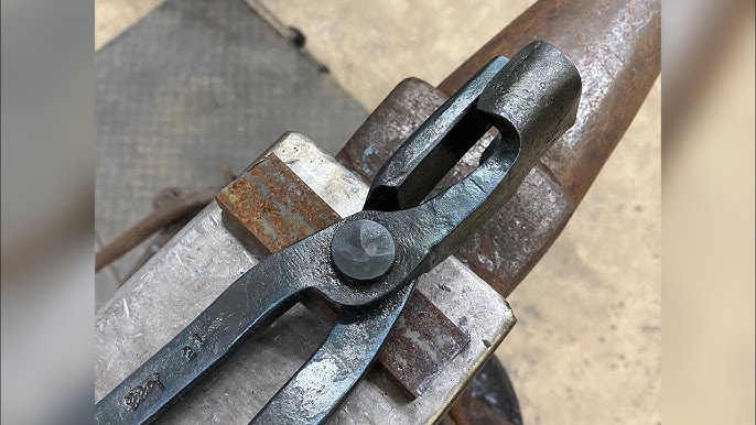 Dempsey Twist Easy Tongs Making Method :  articles for  blacksmiths and metalworkers