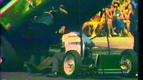 Boundary Bay Raceway 1975 - Jerry Ruth VS The Gree...