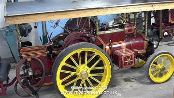 A LARGE MODEL SHOWMAN