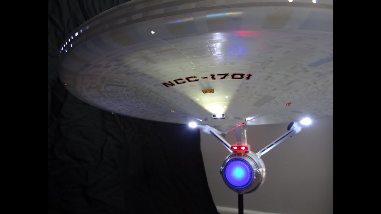 Polar Lights STAR TREK USS ENTERPRISE NCC Refit Model Kit