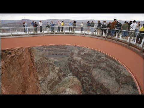 Authorities search for body of man who jumped from Grand Canyon Skywalk