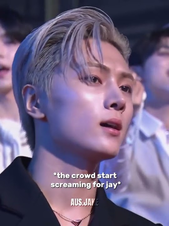 The way all the Idols turned to the screen to see what they were screaming at lmao 😭😂#jay  #enhypen