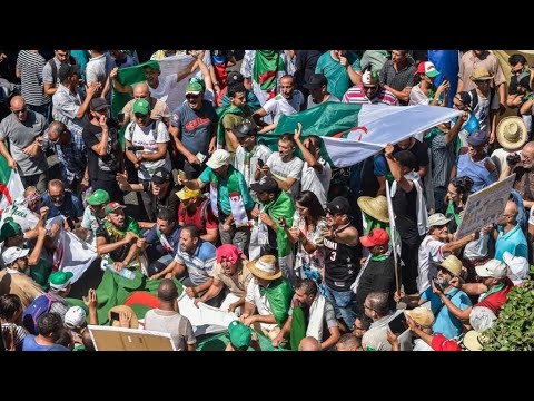 الجزائر وزير الداخلية يصف المعارضين لانتخابات الرئاسة بأنهم خونة ومثليون