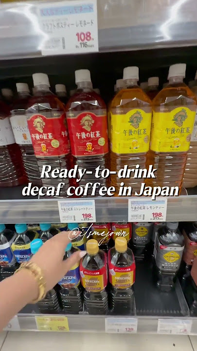 “カフェインレス” (kafein‑resu) or “デカフェ” (decaf) at these chain cafes, or use convenience‑store