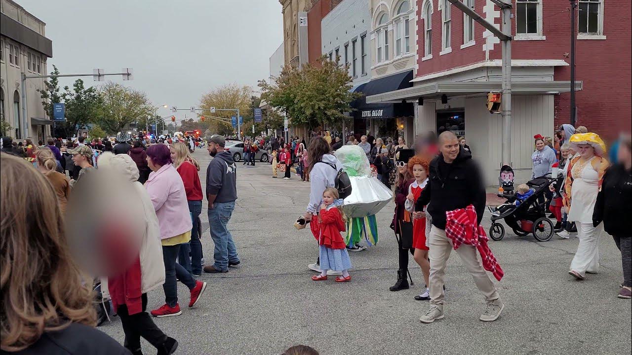 Seymour Indiana Trick or Treat Downtown! 10/26/21 YouTube