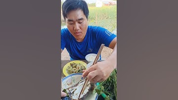 Cá lóc nướng chấm mắm me ăn với sầu đâu