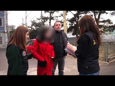 უფროსი და უმცროსს სექსუალურ მომსახურებას აიძულებდა