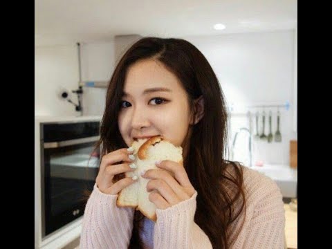 Rosé's love for food!
