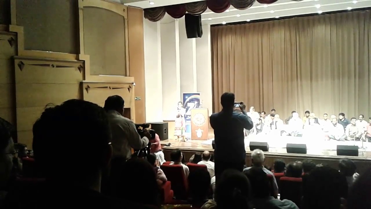 Aye Mere Vatan K logon (Cover Song Of Lata Mangeshkar ) Sang By Sana sanaa