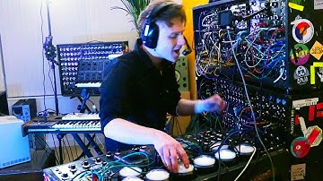 DESPERADO VESPA LIVE, LOOK MUM NO COMPUTER MODULAR SYNTH PERFORMANCE