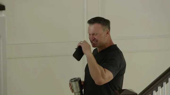 Knock on the Door: Pro Football Hall of Fame Class of 2023 member Zach Thomas learns of his election