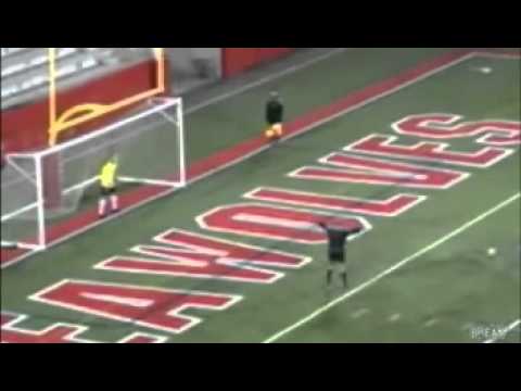 PKで側転するキーパー