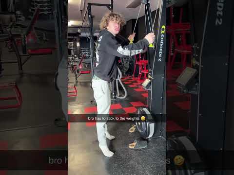 إنه لا يستخدم هذه الآلة أبد ا