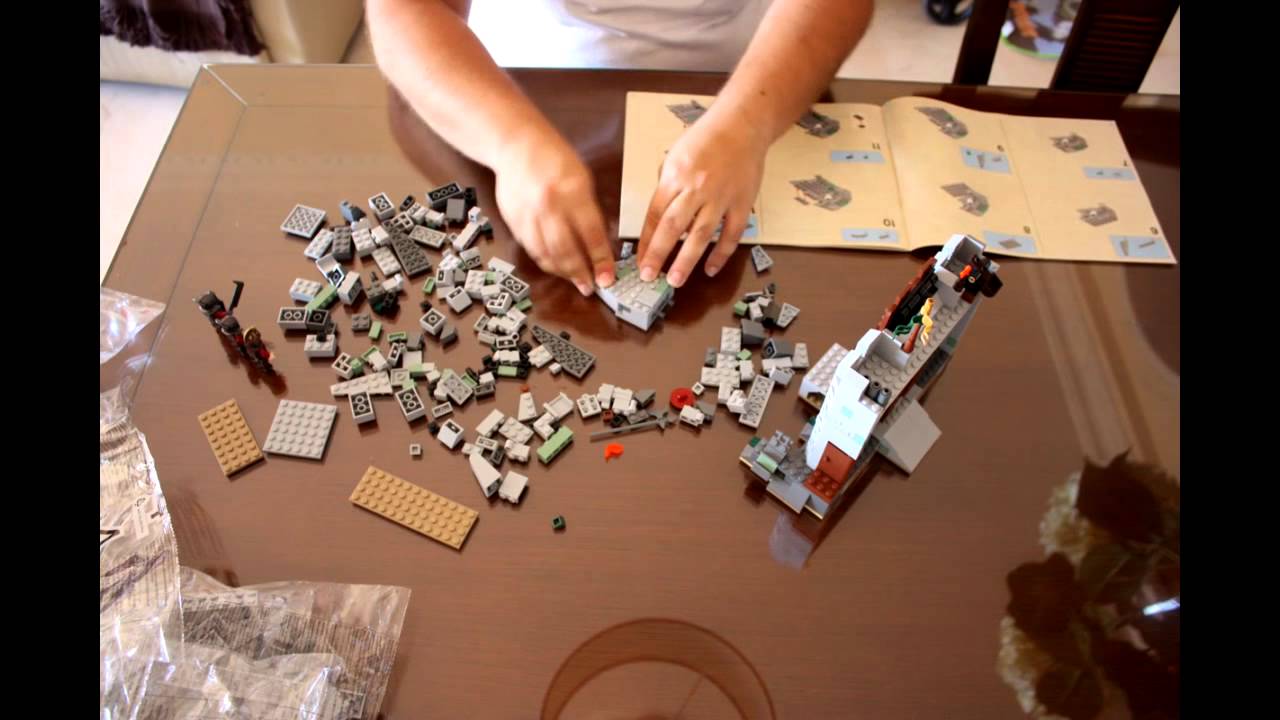 LEGO 9474 Lord of The Rings The Battle of Helm's Deep - YouTube